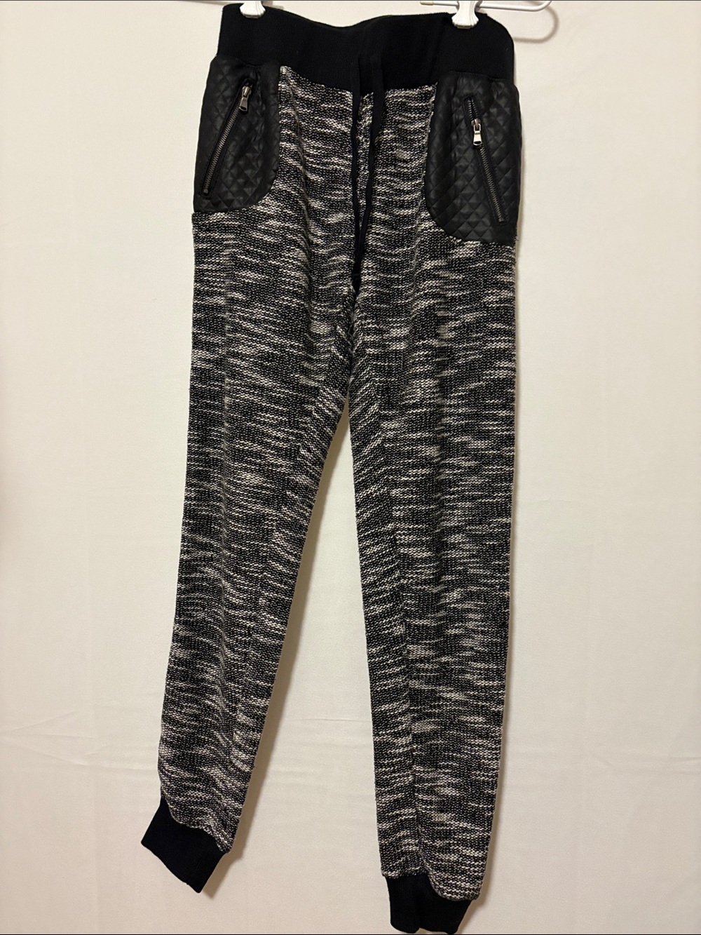Sneak Peek Black & Gray Marled Knit Jogger Leggings with Quilted Zip Pockets